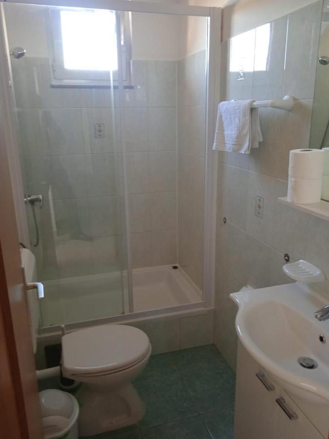 Apartment Luka With Balcony, Sea View And Free Parking 希贝尼克 外观 照片