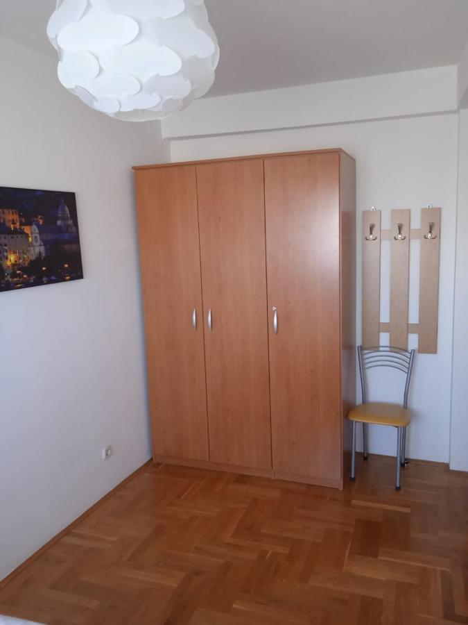 Apartment Luka With Balcony, Sea View And Free Parking 希贝尼克 外观 照片